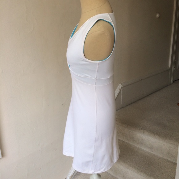 Zobha V-Neck Athletic Dress - Picture 4 of 8